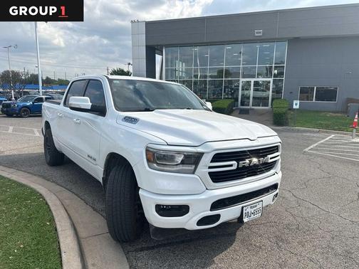 Bright White Clearcoat 2019 RAM 1500 Big Horn