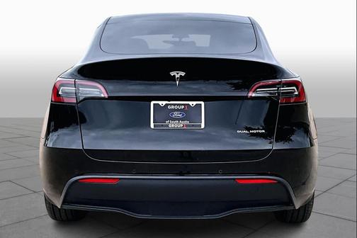 2022 Tesla Model Y Long Range Dual Motor All-Wheel Drive
