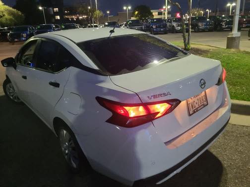 2021 Nissan Versa 1.6 S