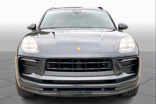 2022 Porsche Macan AWD