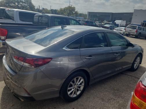 2018 Hyundai SONATA SE