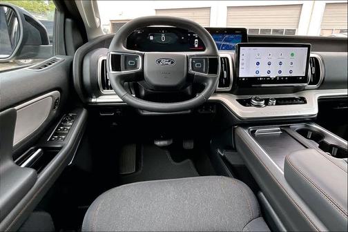 Agate Black Metallic 2025 Ford Expedition Active