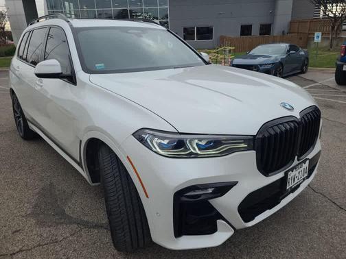 2022 BMW X7 M50i