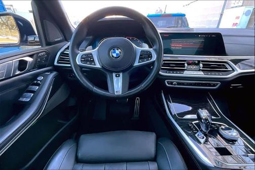 2022 BMW X7 M50i