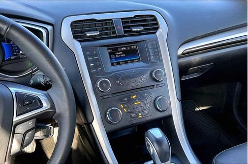 2015 Ford Fusion Hybrid SE