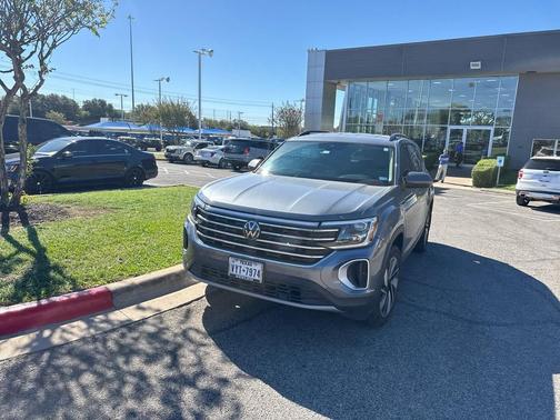 2024 Volkswagen Atlas 2.0T SE w/Technology 4MOTION