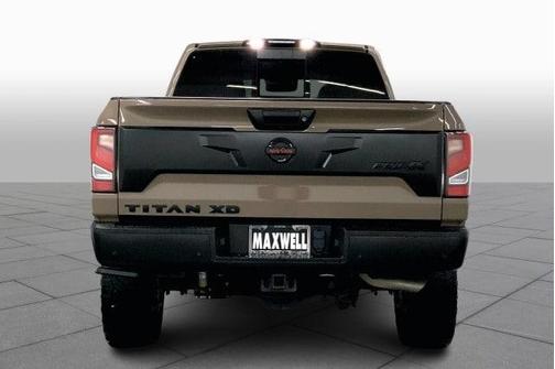 Photo 4 of 31 of 2020 Nissan Titan XD PRO-4X