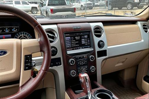 Tuxedo Black Metallic/Pale Adobe Metallic 2014 Ford F-150 King Ranch