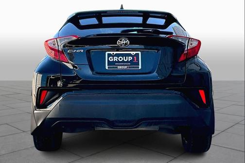 2022 Toyota C-HR XLE