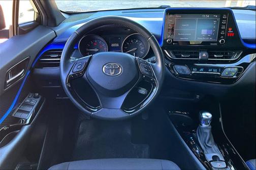 2022 Toyota C-HR XLE