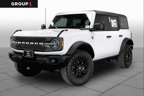 Oxford White 2026 Ford Bronco Badlands