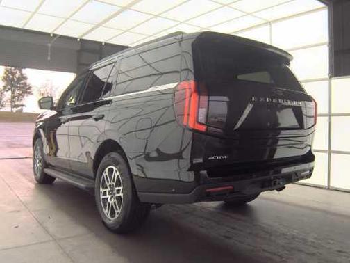 Agate Black Metallic 2025 Ford Expedition Active