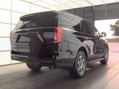 Agate Black Metallic 2025 Ford Expedition Active