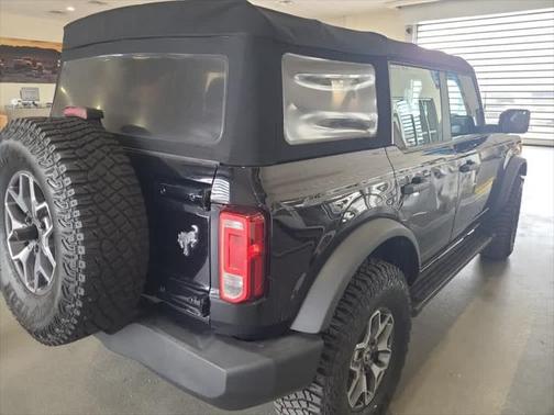 2021 Ford Bronco Base