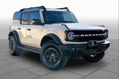 Desert Sand 2025 Ford Bronco Outer Banks