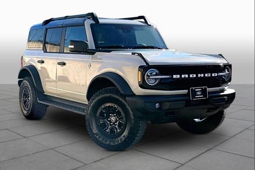 Desert Sand 2025 Ford Bronco Outer Banks