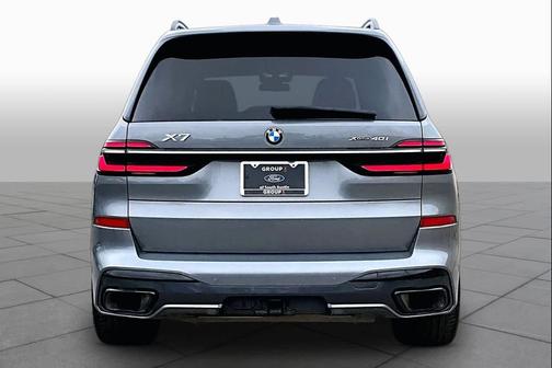 Skyscraper Grey Metallic 2023 BMW X7 xDrive40i