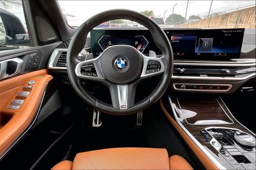 Skyscraper Grey Metallic 2023 BMW X7 xDrive40i