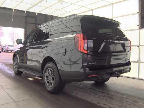 Dark Matter Gray Metallic 2025 Ford Expedition Active