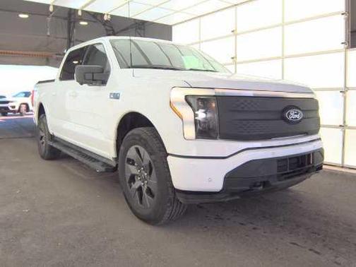 Oxford White 2025 Ford F-150 Lightning Flash