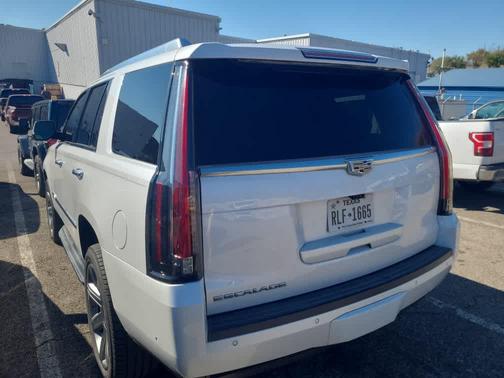 2018 Cadillac Escalade Luxury