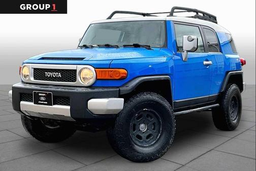 White/Voodoo Blue 2007 Toyota FJ Cruiser Base