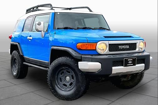 White/Voodoo Blue 2007 Toyota FJ Cruiser Base