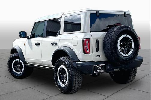 Desert Sand 2025 Ford Bronco Badlands