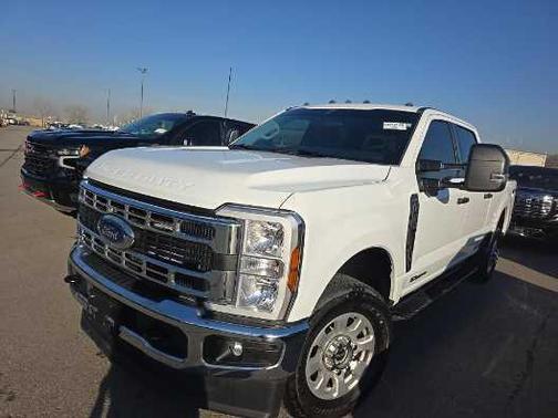 Oxford White 2024 Ford F-250 XLT