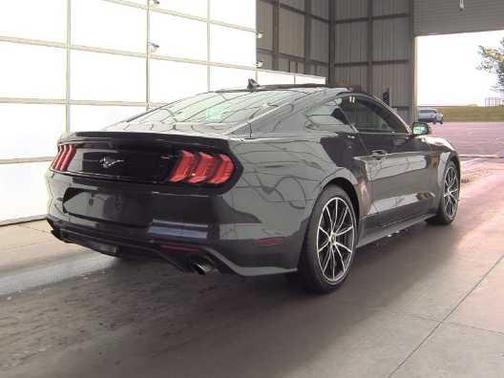 2022 Ford Mustang EcoBoost
