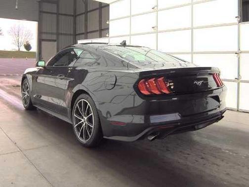 2022 Ford Mustang EcoBoost