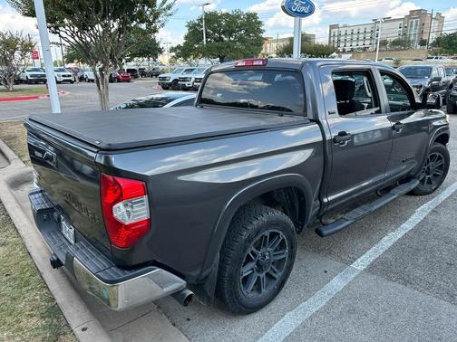 2017 Toyota Tundra SR5