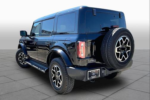 Shadow Black 2025 Ford Bronco Outer Banks