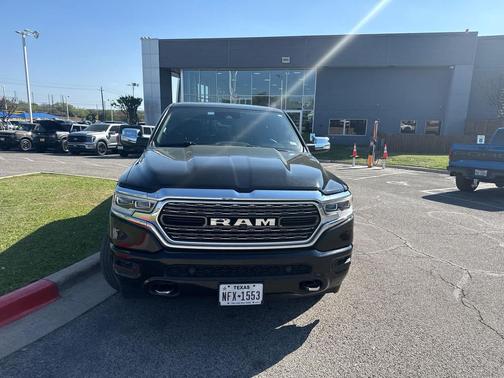 Diamond Black Crystal Pearlcoat 2020 RAM 1500 Limited