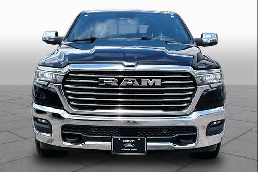 Diamond Black Crystal Pearlcoat 2025 RAM 1500 Laramie