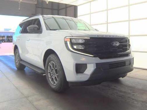 Space Silver Metallic 2025 Ford Expedition Active
