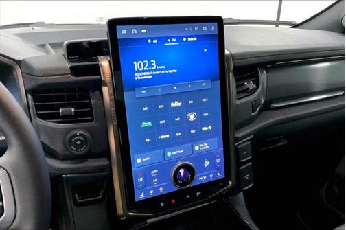 2025 Ford F-150 Lightning LARIAT