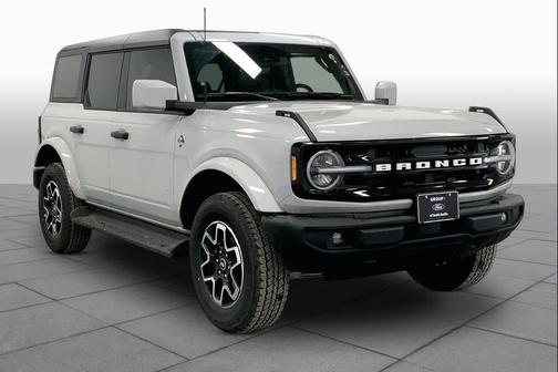 Avalanche Gray 2026 Ford Bronco Outer Banks