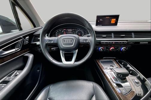 Orca Black Metallic 2018 Audi Q7 3.0T Premium