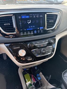 2017 Chrysler Pacifica Hybrid Platinum