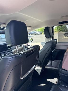 2017 Chrysler Pacifica Hybrid Platinum