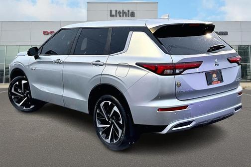 2023 Mitsubishi Outlander SE