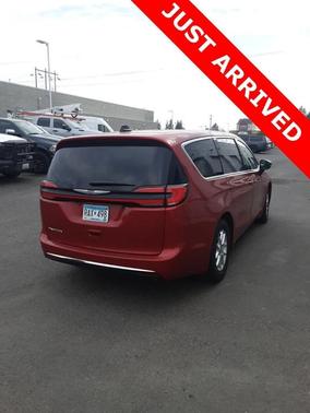 2024 Chrysler Pacifica Touring-L