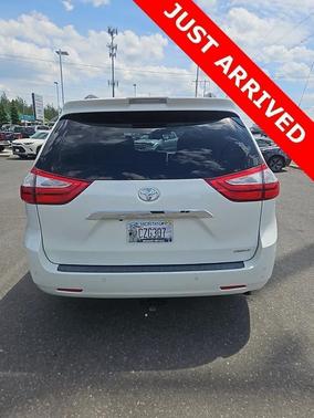 2018 Toyota Sienna Limited Premium
