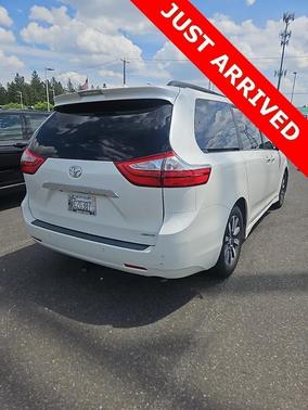 2018 Toyota Sienna Limited Premium