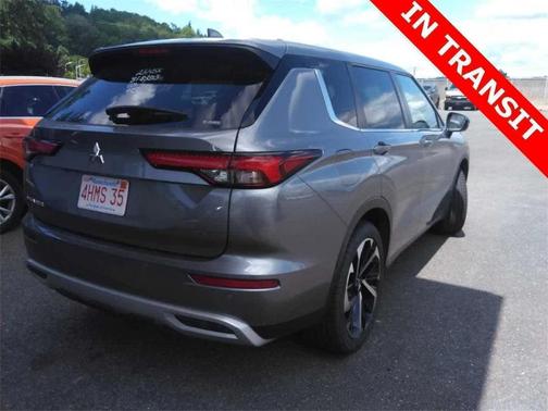 2023 Mitsubishi Outlander SE