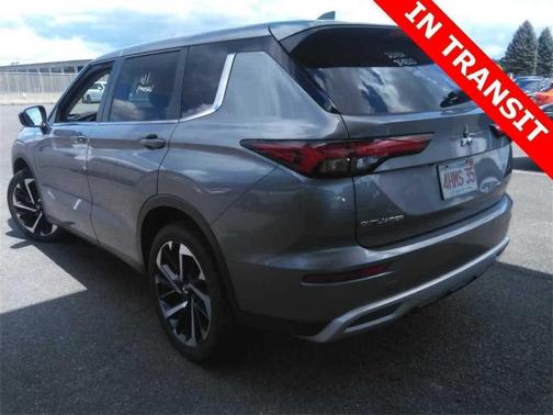 2023 Mitsubishi Outlander SE