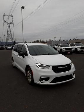 2024 Chrysler Pacifica Touring-L