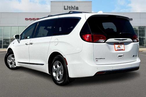 2018 Chrysler Pacifica Hybrid Touring L
