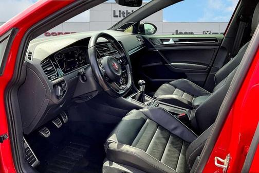 2019 Volkswagen Golf R 2.0T w/DCC & Navigation